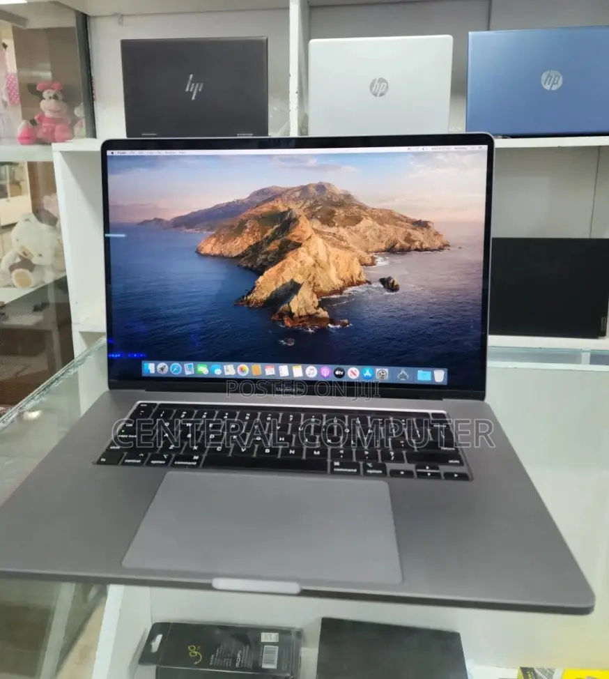 New Laptop Apple MacBook Pro 2019 16GB Intel Core I7 SSD 512GB