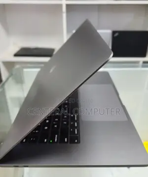 New Laptop Apple MacBook Pro 2019 16GB Intel Core I7 SSD 512GB