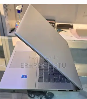 Photo - New Laptop Dell Inspiron 16 Plus 7630 16GB Intel Core I7 SSD 512GB