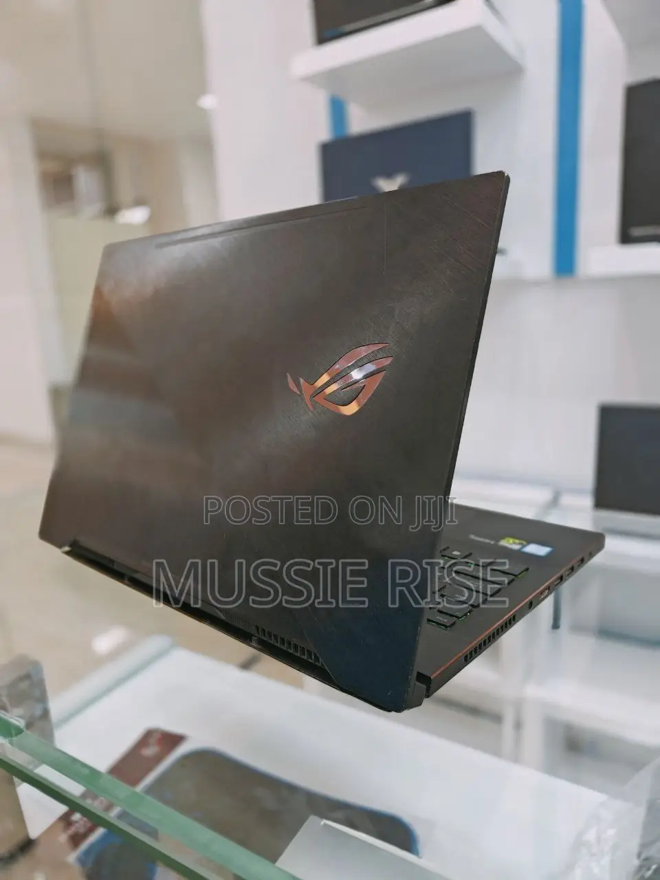 Laptop Asus ROG Zephyrus G15 16GB Intel Core I7 HDD+SSD 1.5T