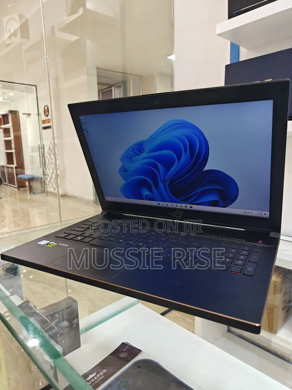 Laptop Asus ROG Zephyrus G15 16GB Intel Core I7 HDD+SSD 1.5T