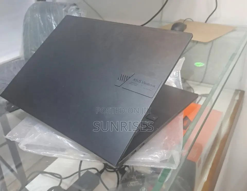 New Laptop Asus VivoBook 15 X505BA 16GB AMD Ryzen 9 SSD 1T