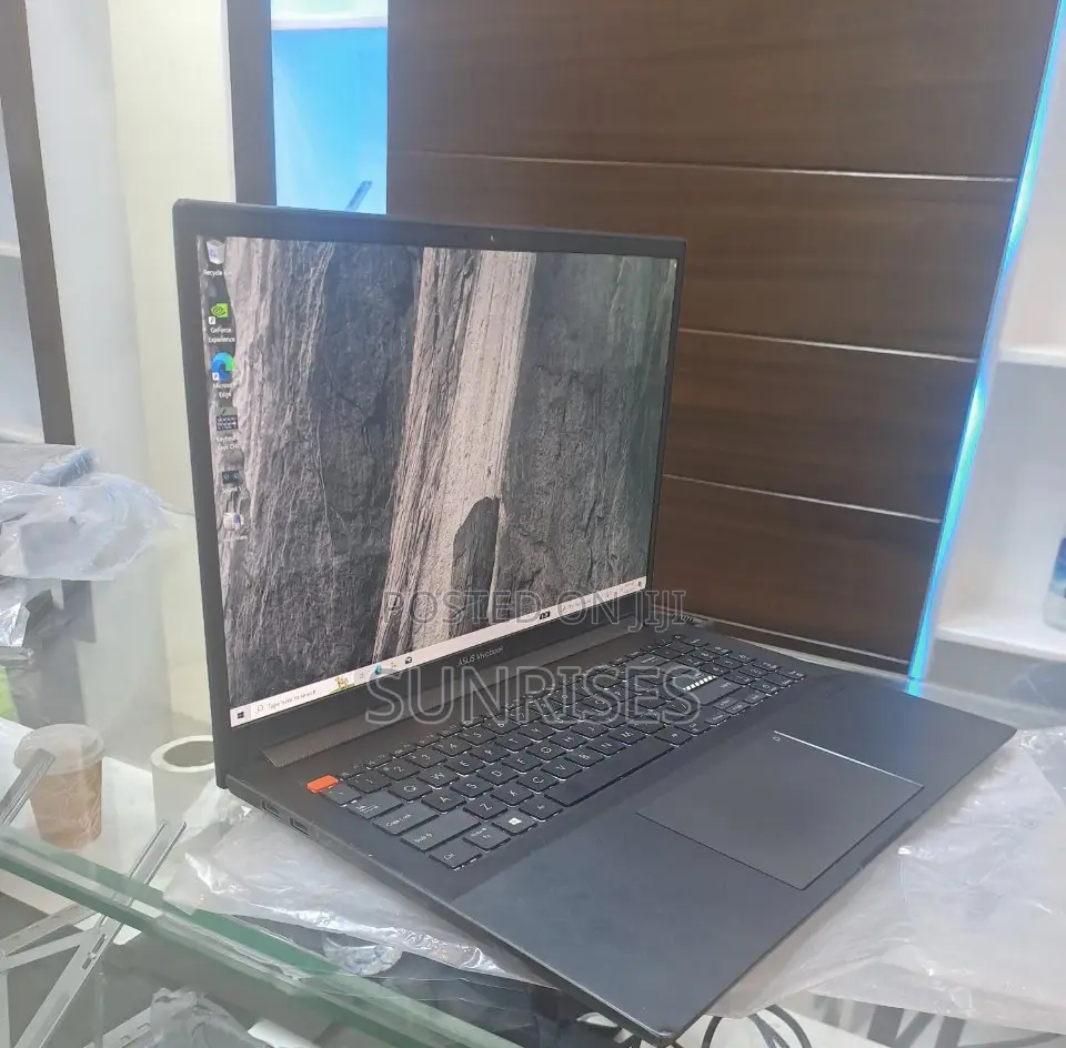 New Laptop Asus VivoBook 15 X505BA 16GB AMD Ryzen 9 SSD 1T