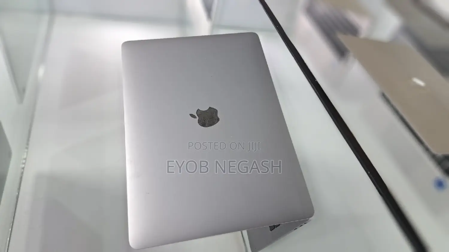 New Laptop Apple MacBook Pro M1 8GB Apple M1 SSD 256GB