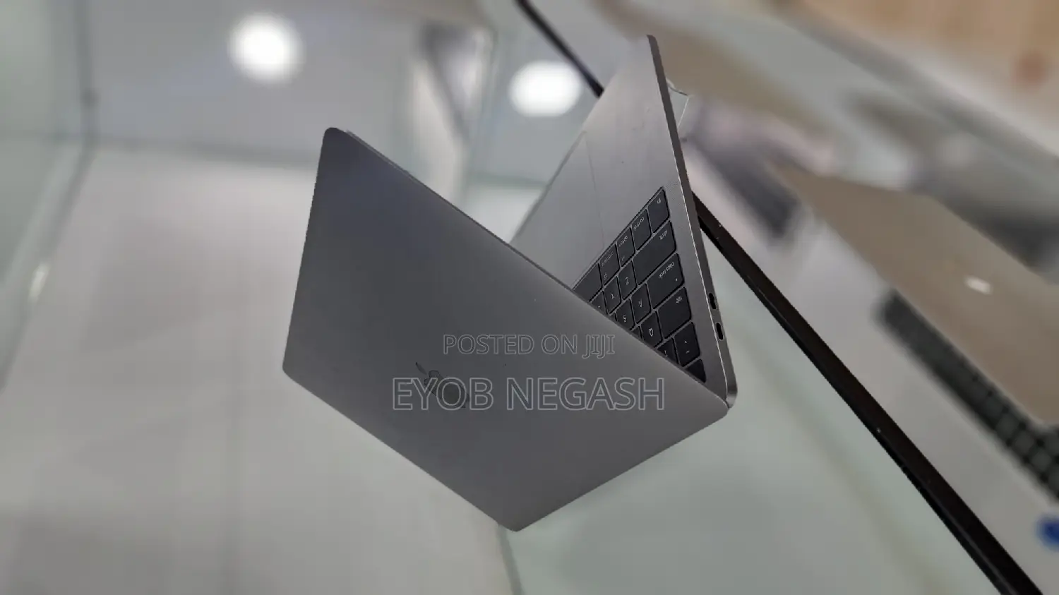 New Laptop Apple MacBook Pro M1 8GB Apple M1 SSD 256GB