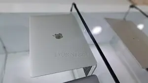 New Laptop Apple MacBook Air 2014 8GB Intel Core I7 SSD 256GB