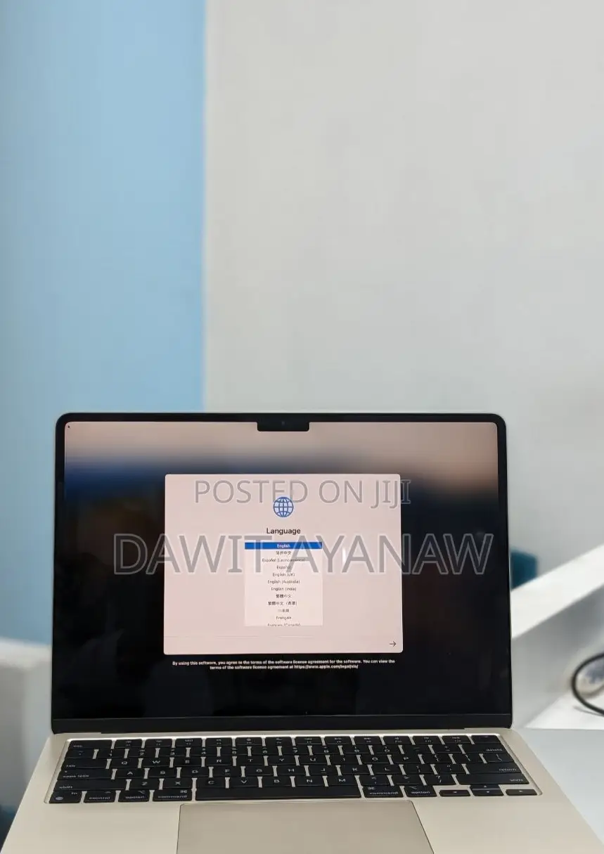 New Laptop Apple MacBook Air 2022 M2 8GB Apple M3 SSD 256GB