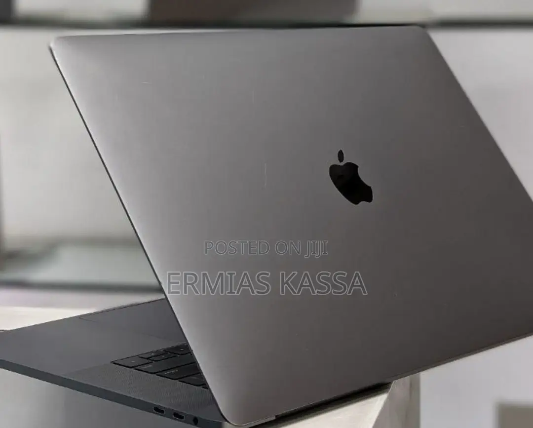 New Laptop Apple MacBook 2018 32GB Intel Core I9 SSD 1T