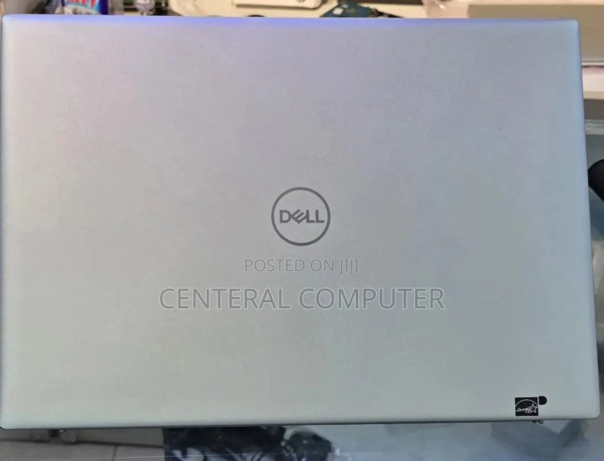 New Laptop Dell Inspiron 16 5620 16GB Intel Core I7 SSD 512GB