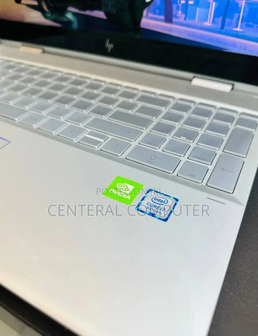 New Laptop HP 14-Dq1025cl 16GB Intel Core I7 SSD 512GB