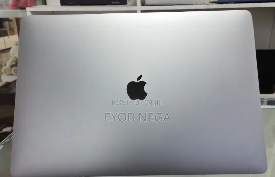 New Laptop Apple MacBook Pro 2018 32GB Intel Core I9 SSD 1T