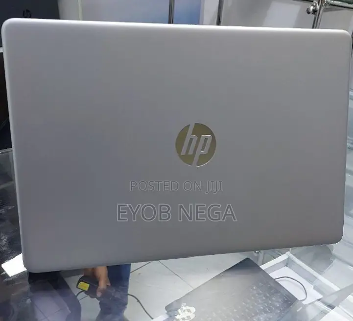 New Laptop HP 16GB AMD Ryzen 5 SSD 512GB