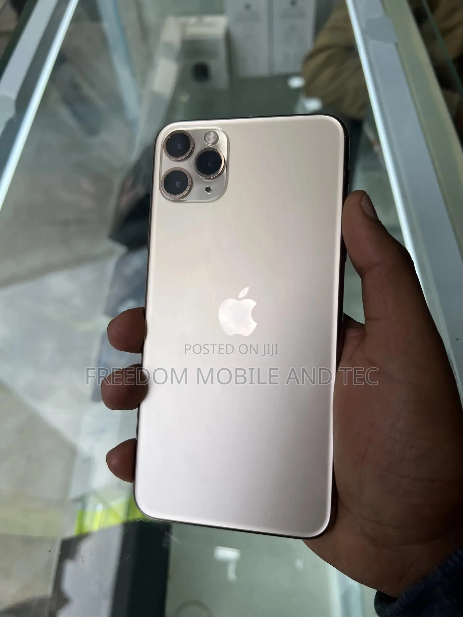 Apple iPhone 11 Pro Max 64 GB Gold