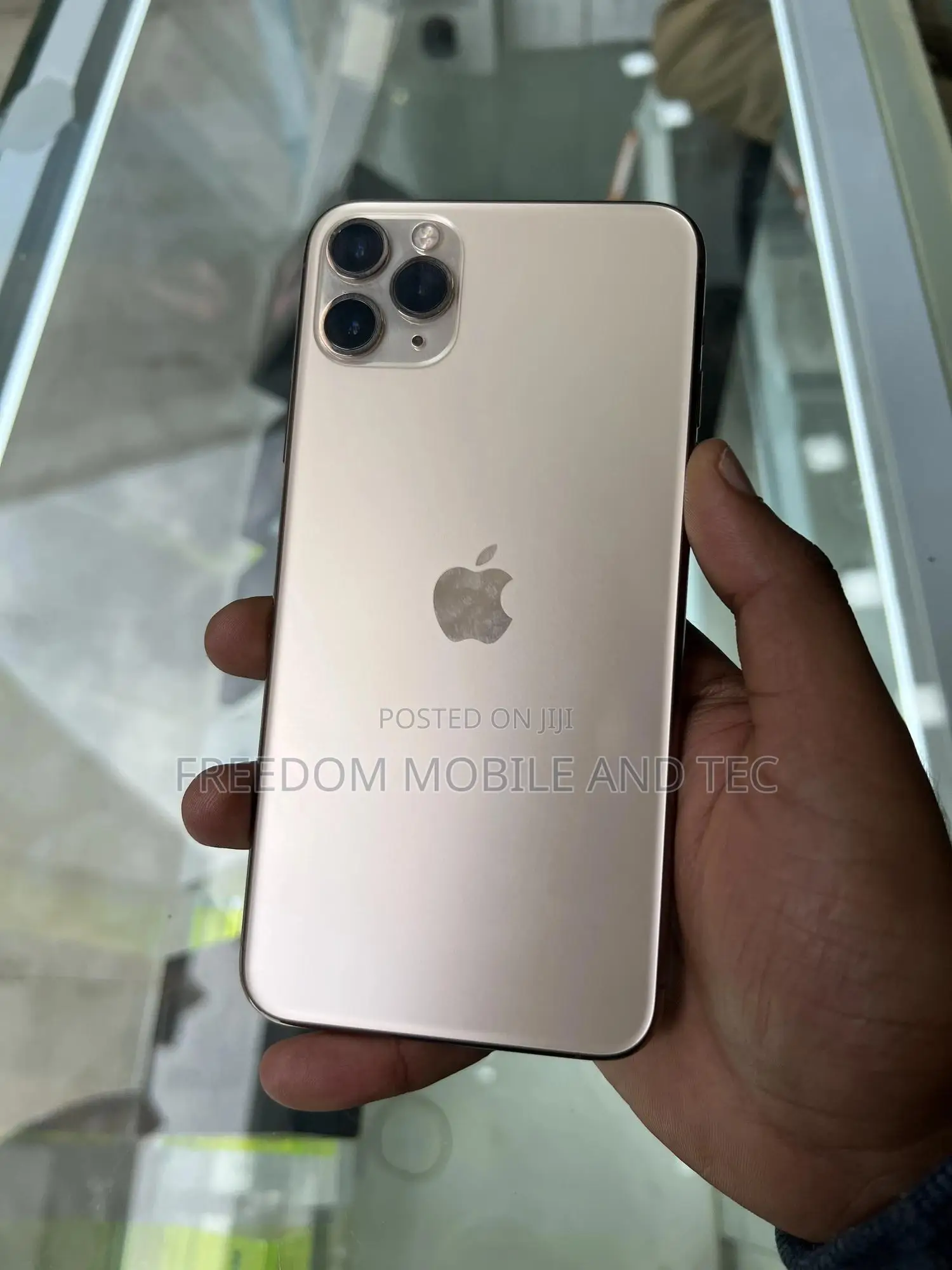 Apple iPhone 11 Pro Max 64 GB Gold