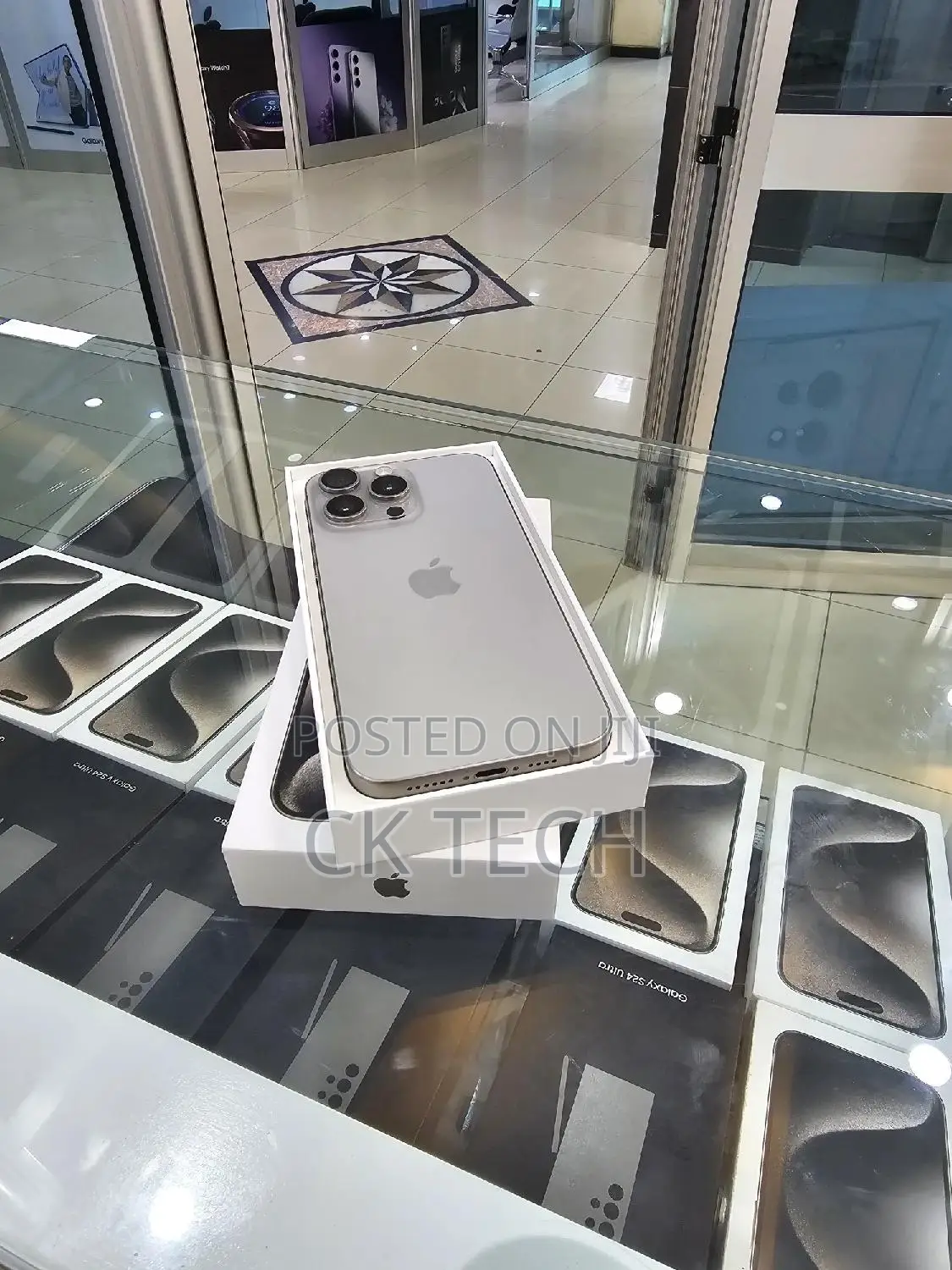 Apple iPhone 15 Pro Max 256 GB Gray