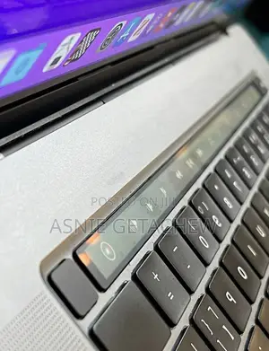 New Laptop Apple MacBook 2018 8GB Intel Core I9 SSD 512GB