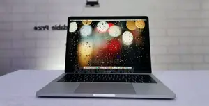 New Laptop Apple MacBook 2018 8GB Intel Core I9 SSD 512GB