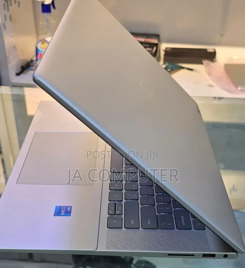 New Laptop Dell Inspiron 15 16GB Intel Core I7 SSD 512GB