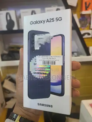 Photo - New Samsung Galaxy A25 128 GB Black