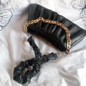 Photo - Pillow Clutch Puff Shoulder Bag