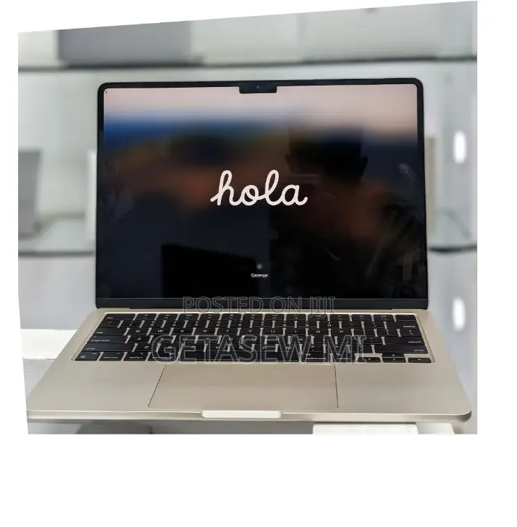 New Laptop Apple MacBook Air 2022 M2 8GB Apple M3 SSD 256GB