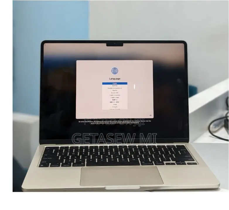 New Laptop Apple MacBook Air 2022 M2 8GB Apple M3 SSD 256GB