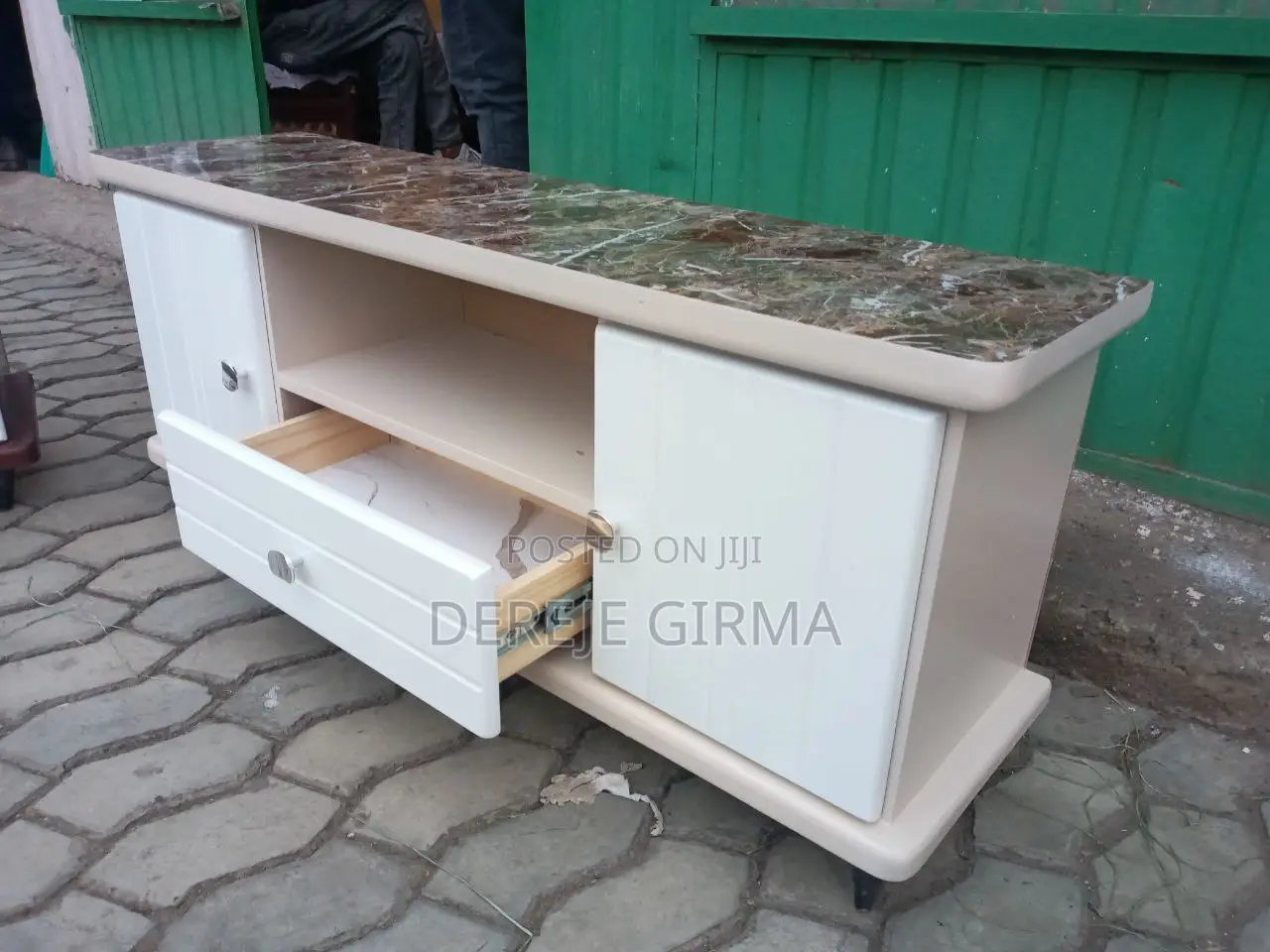 1,20cm Uv Tv Stand