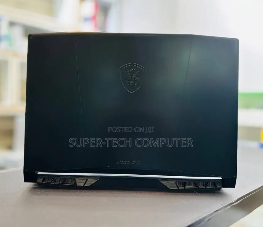 New Laptop MSI Crosshair 15 B12U 16GB Intel Core I7 SSD 512GB