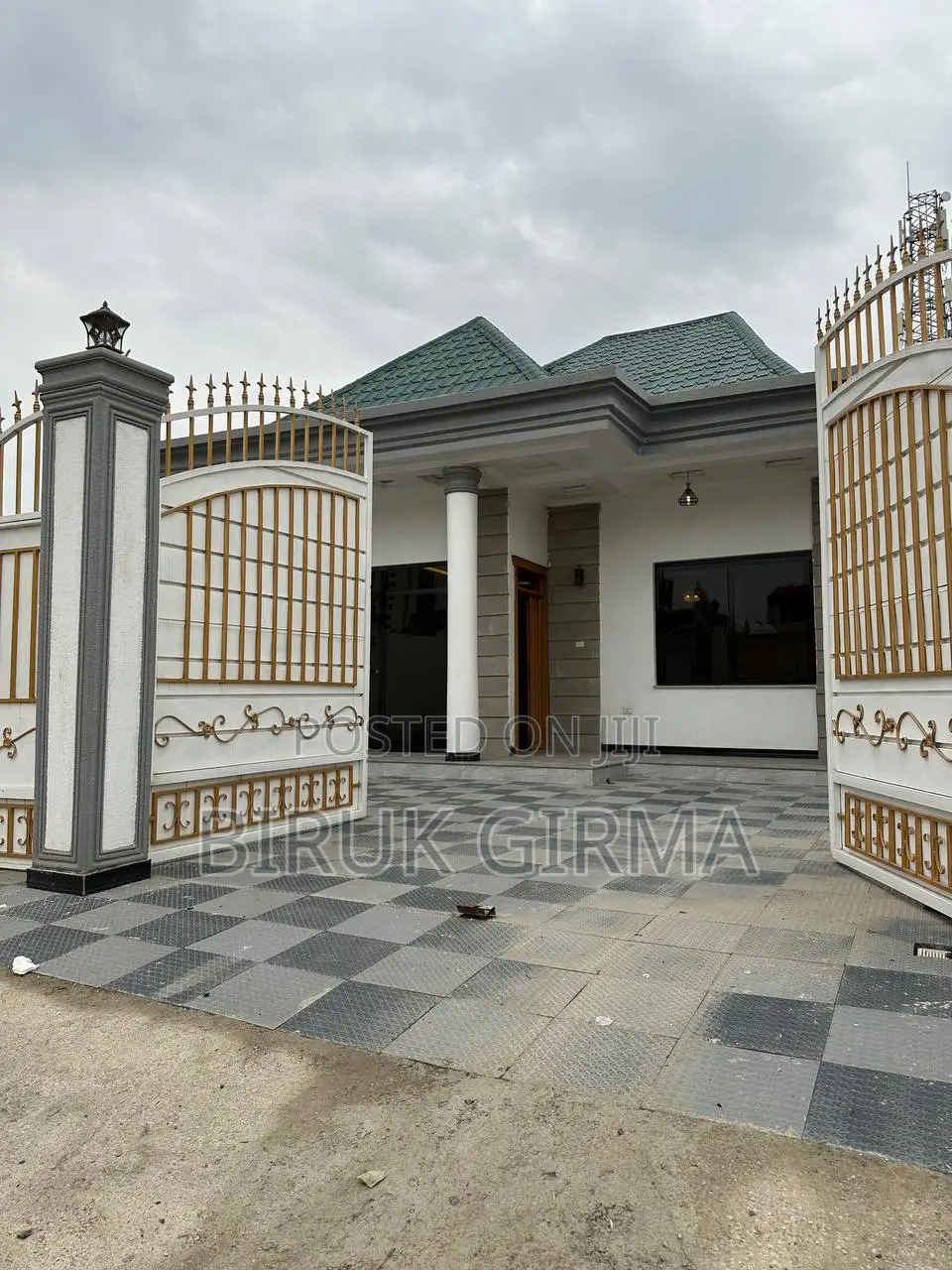 Furnished 3bdrm Villa in Bole for sale