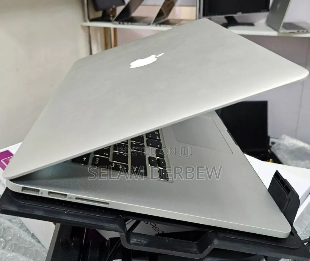 New Laptop Apple MacBook Pro 2015 16GB Intel Core I7 SSD 1T