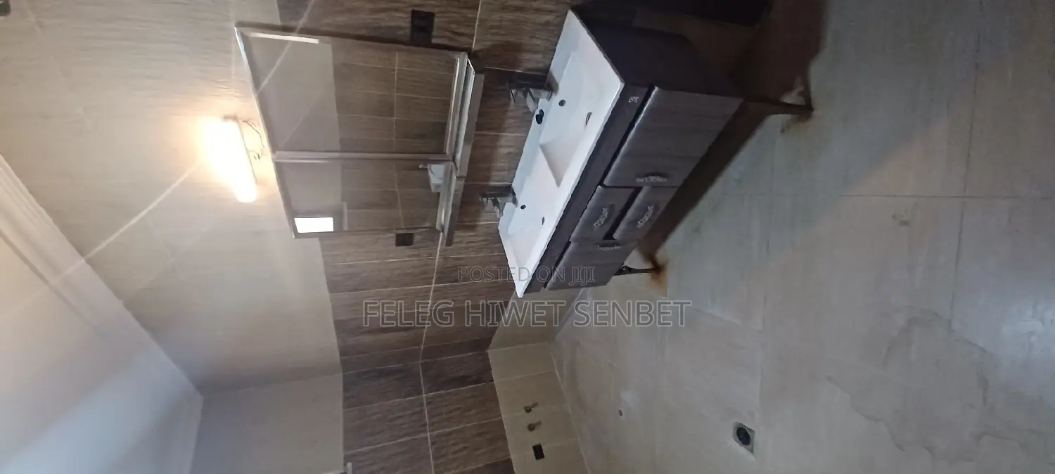 Furnished 5bdrm House in አአ, Bole for sale