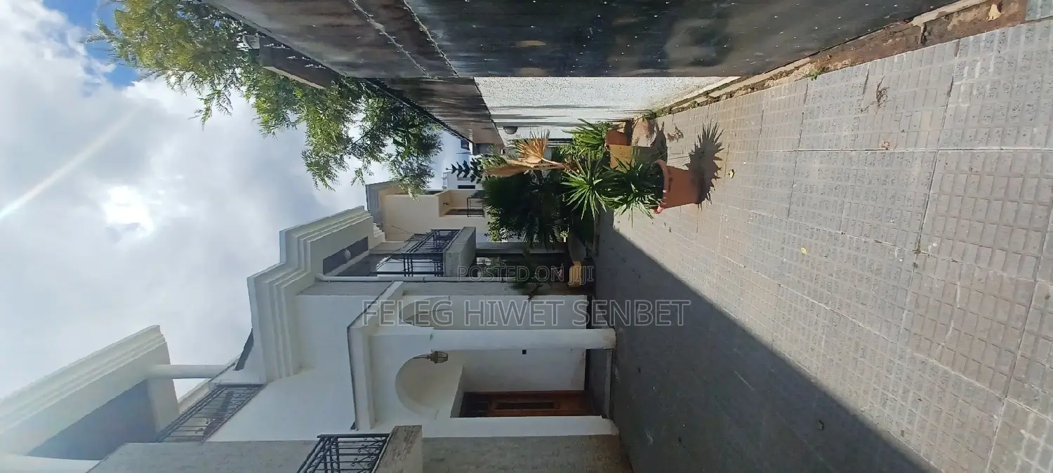 Furnished 5bdrm House in አአ, Bole for sale