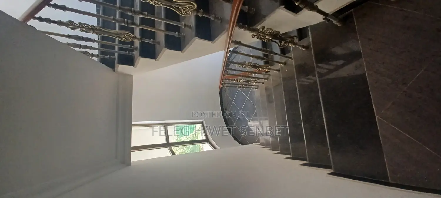 Furnished 5bdrm House in አአ, Bole for sale