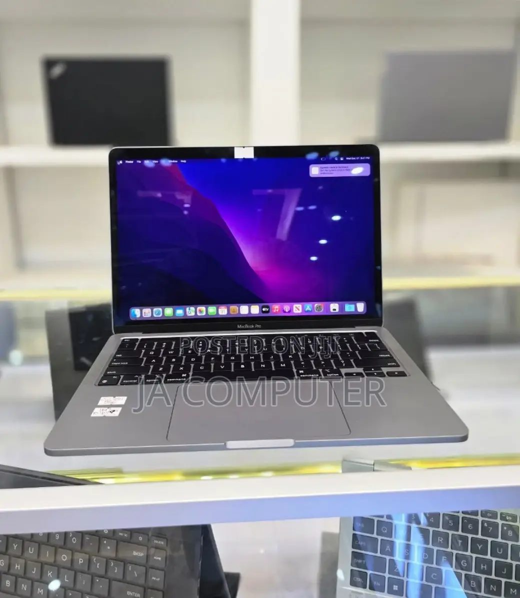 New Laptop Apple MacBook Pro 2018 32GB Intel Core I9 SSD 1T