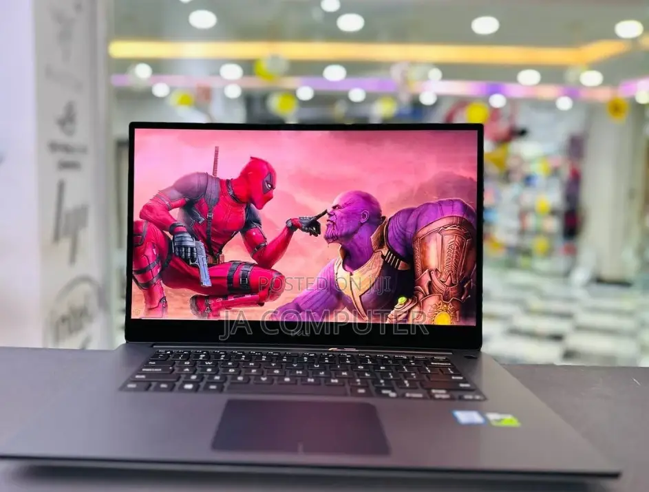 New Laptop Dell Precision 7760 16GB Intel Core I7 SSD 512GB