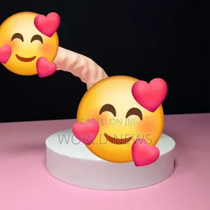 Photo - Realistic Silicone Dildo