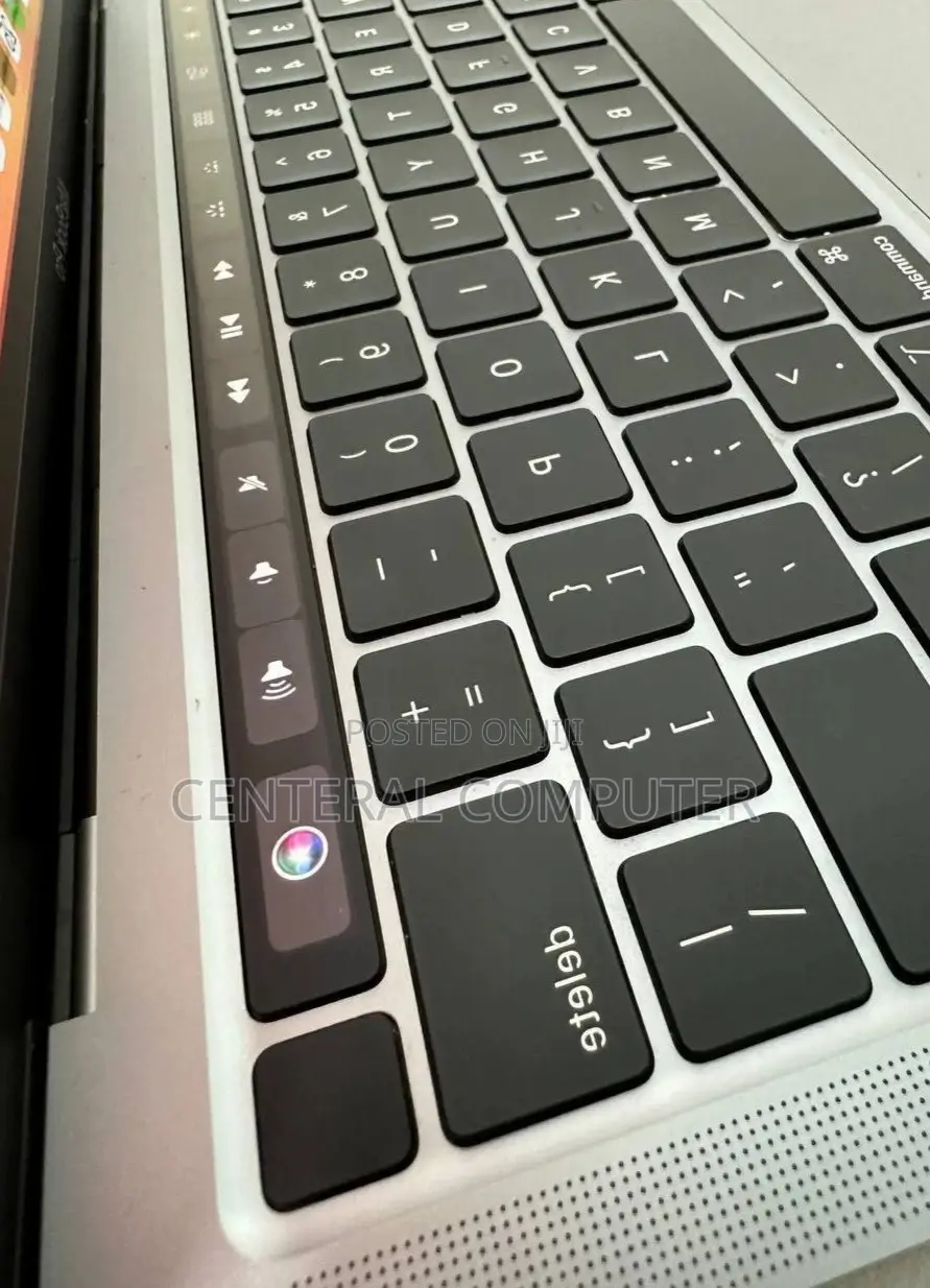 New Laptop Apple MacBook Pro 2020 M1 8GB Apple M1 SSD 256GB