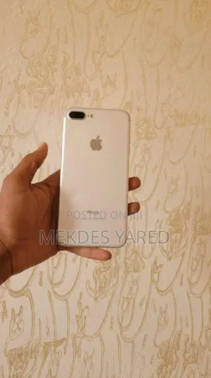 Photo - New Apple iPhone 7 Plus 256 GB Silver