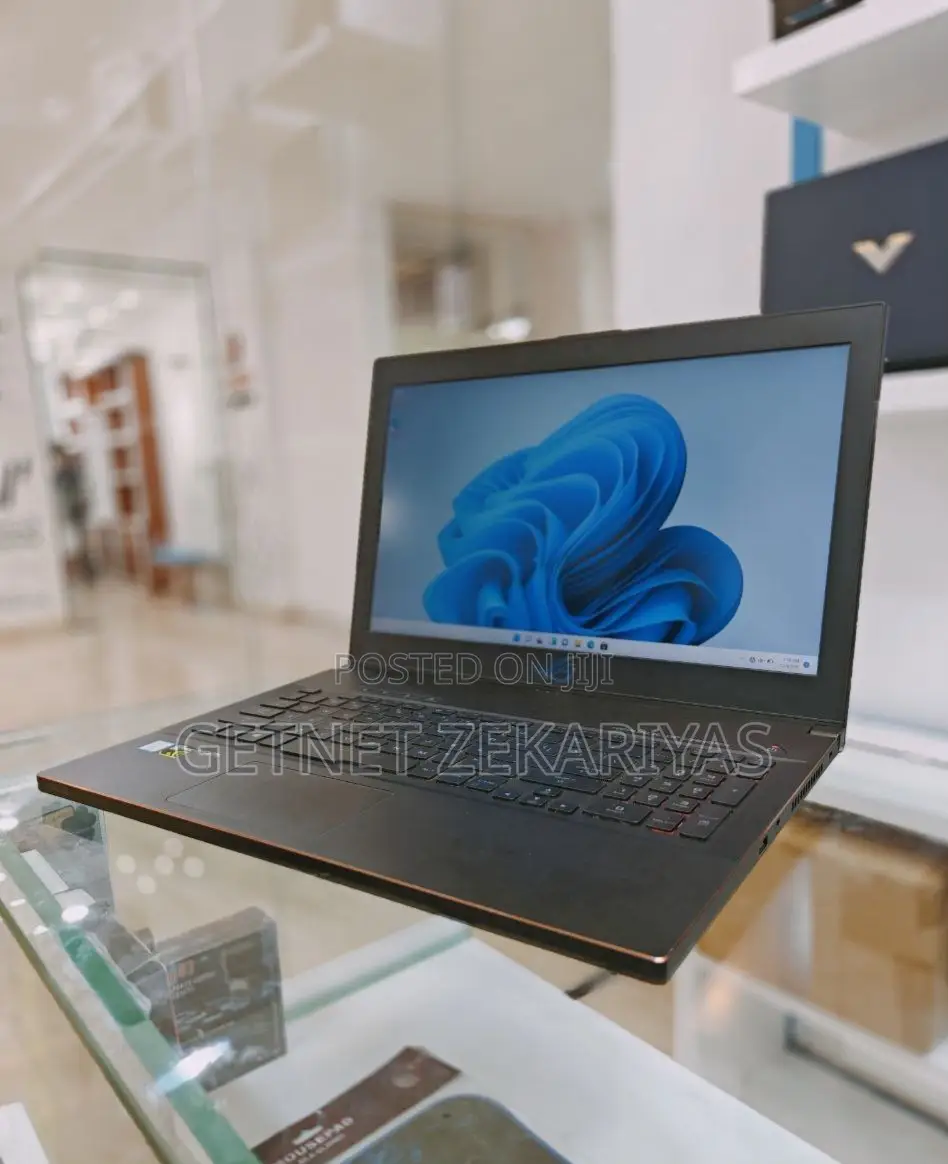 New Laptop Asus ROG Zephyrus G16 16GB Intel Core I7 SSD 256GB