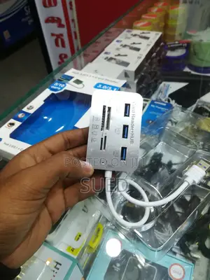 Photo - 7 in 1 Hub 3.0/3.1 + Card Reader