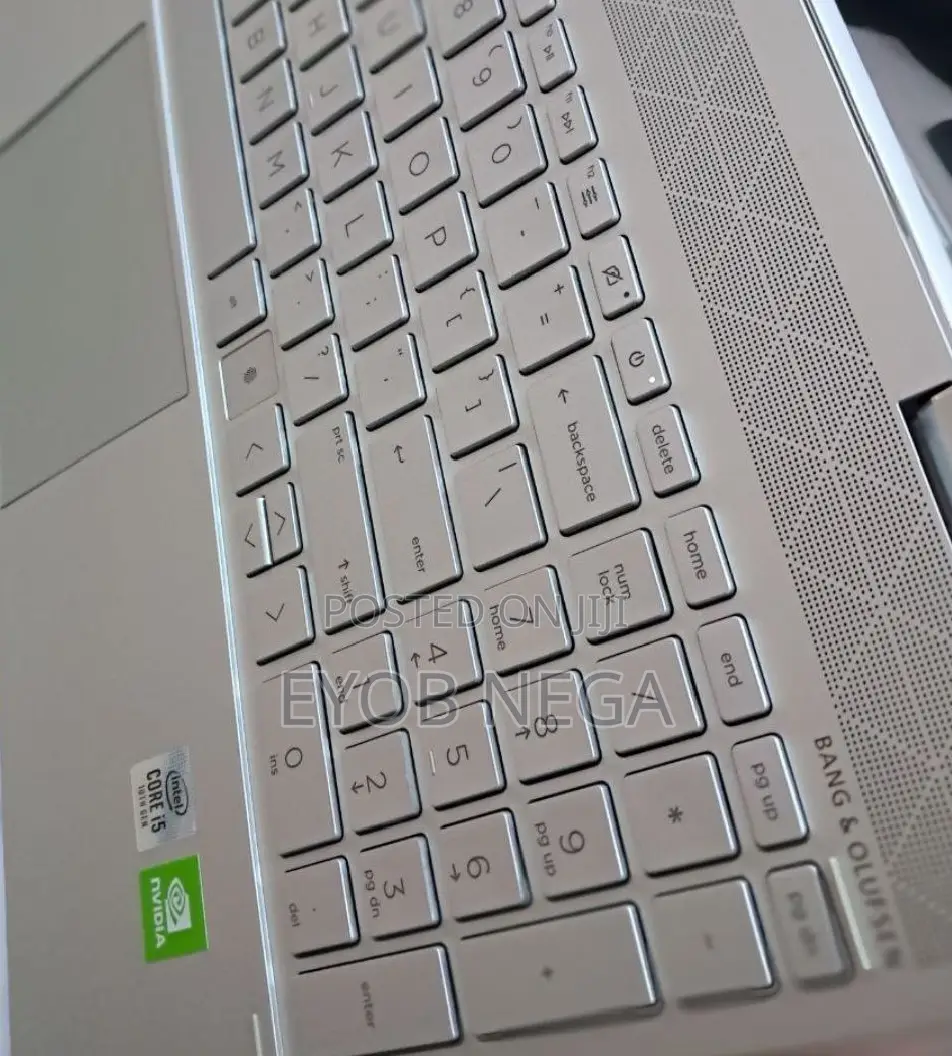 New Laptop HP Envy X360 8GB Intel Core I5 SSD 512GB