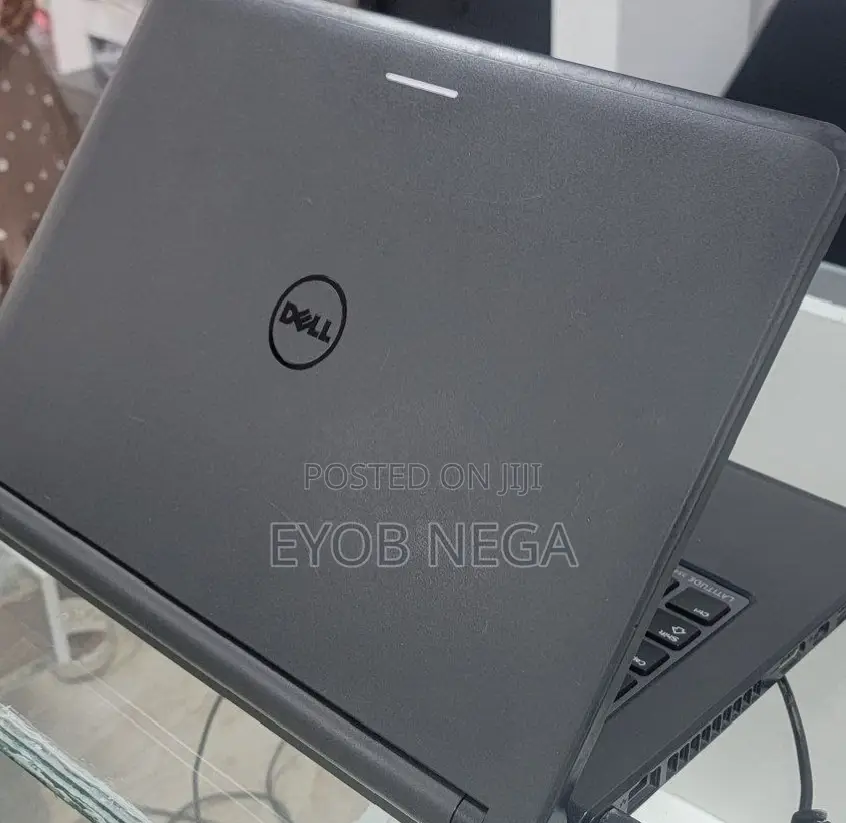 New Laptop Dell Latitude 3180 4GB Intel Core I5 HDD 500GB