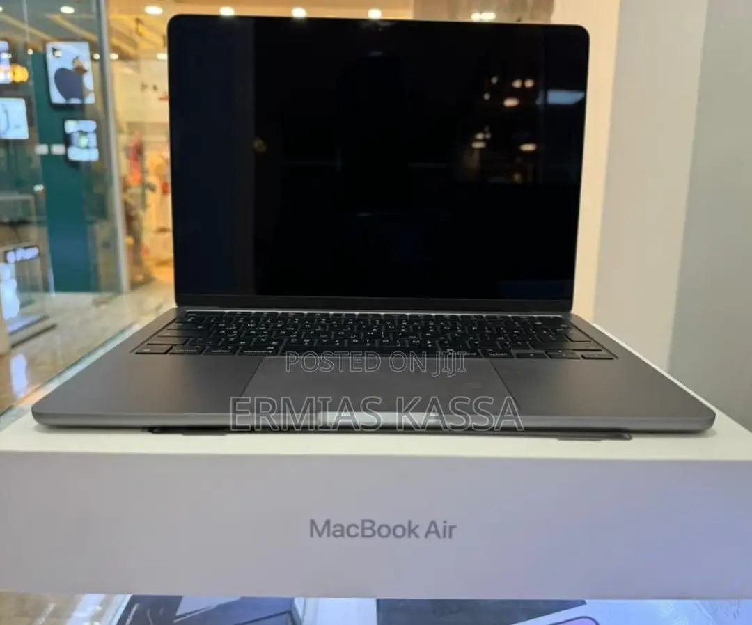 New Laptop Apple MacBook Air 2022 M2 8GB Apple M2 SSD 256GB