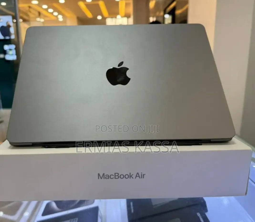 New Laptop Apple MacBook Air 2022 M2 8GB Apple M2 SSD 256GB