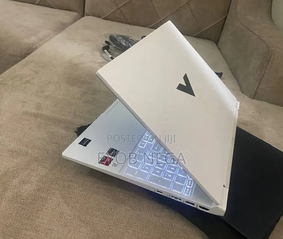 New Laptop HP Victus 15 8GB AMD Ryzen 7 SSD 512GB