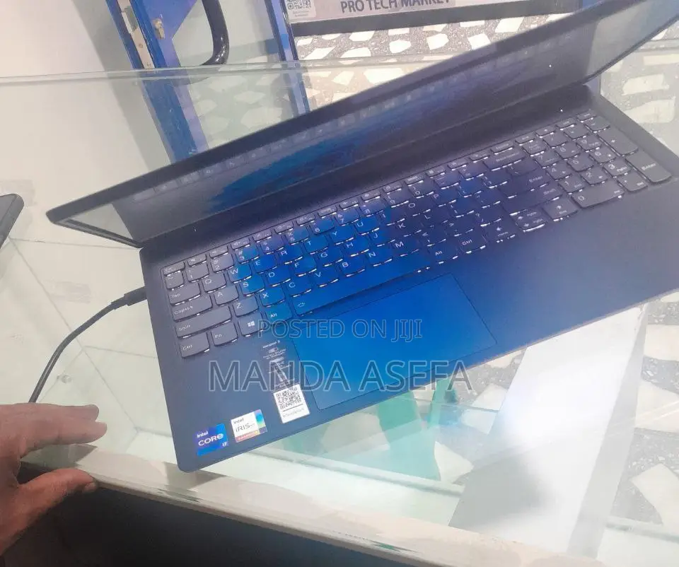 New Laptop Lenovo 12GB Intel Core I7 SSD 512GB