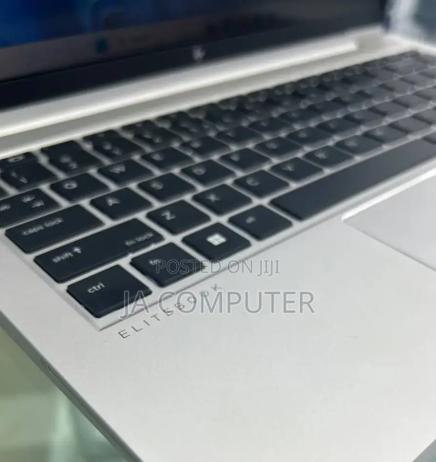 New Laptop HP EliteBook 840 G8 16GB Intel Core I5 SSD 512GB