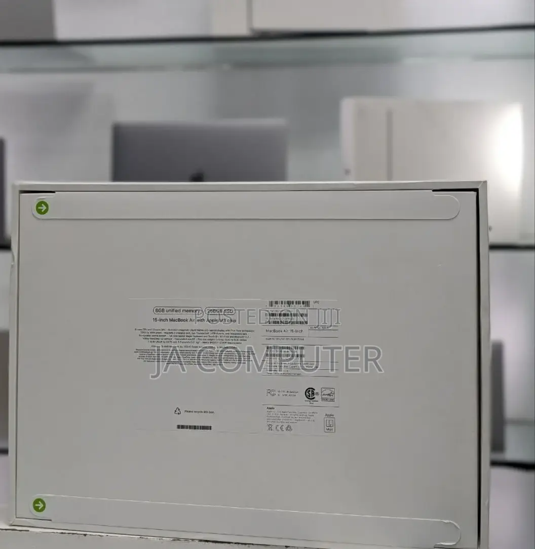 New Laptop Apple MacBook Pro 2023 M2 8GB Apple M3 Pro SSD 256GB