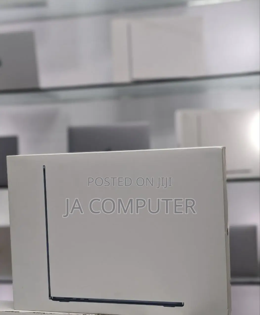 New Laptop Apple MacBook Pro 2023 M2 8GB Apple M3 Pro SSD 256GB