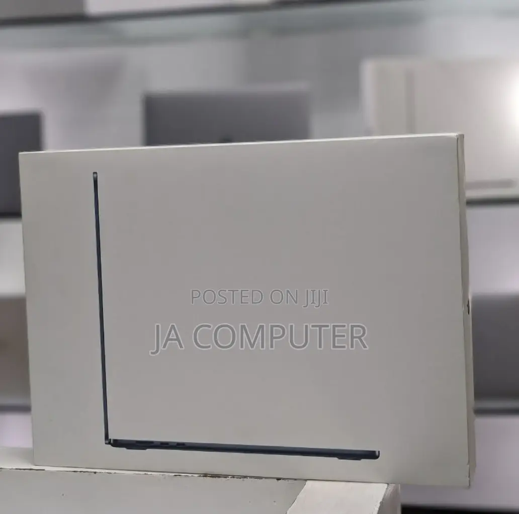 New Laptop Apple MacBook Pro 2023 M2 8GB Apple M3 Pro SSD 256GB